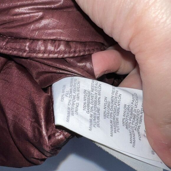 J Crew Maroon Red Shiny Down Puffer Quilted Zip Up Snap Sleeveless Vest Medium - Picture 3 of 4